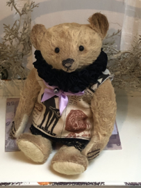 Hug Me Again Collectible bear "Candy~Muncher" standing about 6 inch tall.