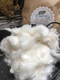 Fluffy cotton filling (100 g) for teddy bears and other crafts.