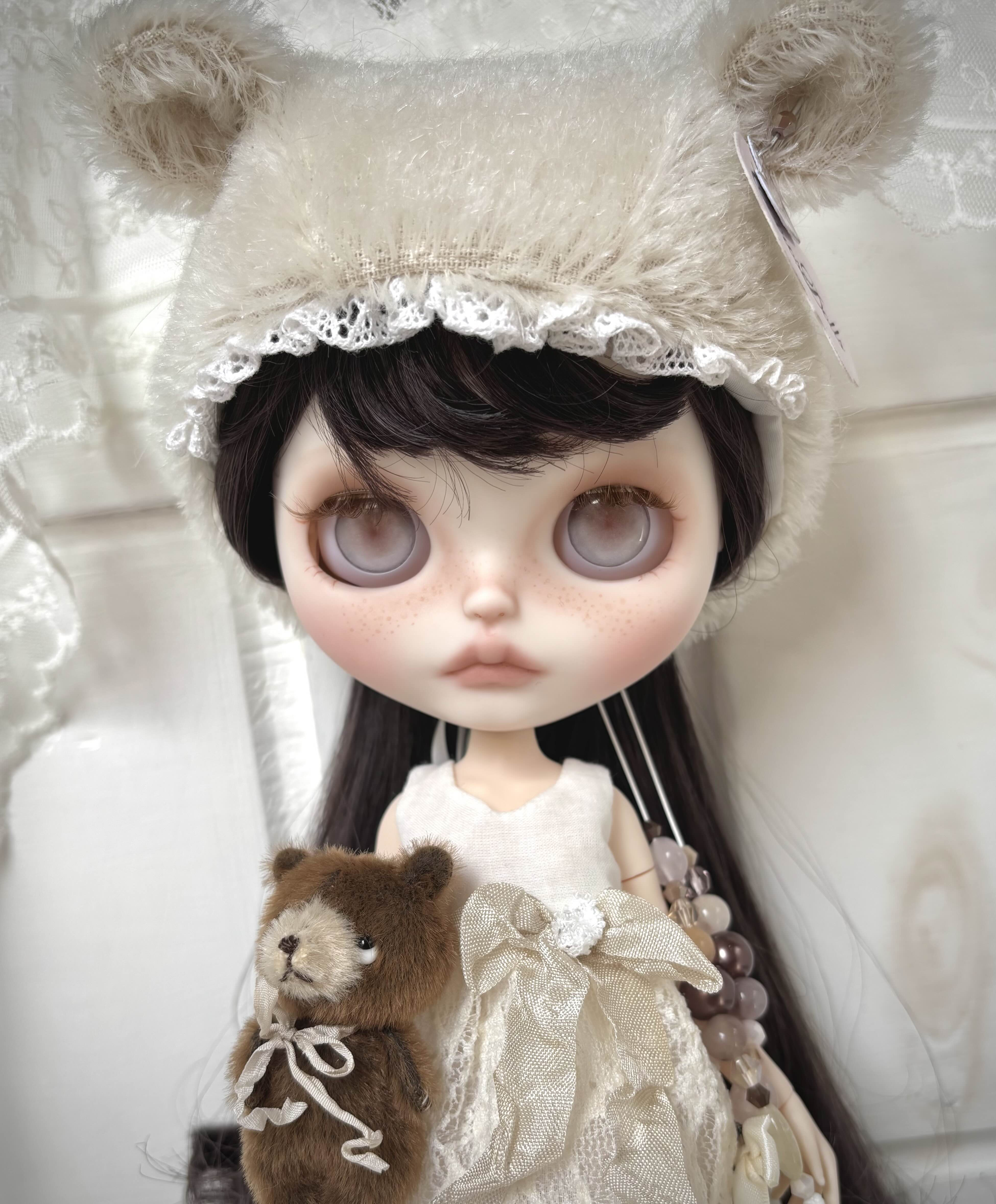 Customized Blythe Doll Vivian, OOAK