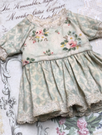 Shabby Chic vintage style dress for Blythe TBL doll.