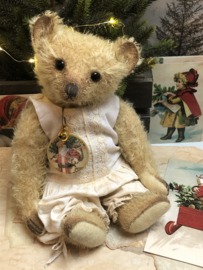 🎄 Hug Me Again Collectible bear "Brittle" standing about 10.5 inch tall.