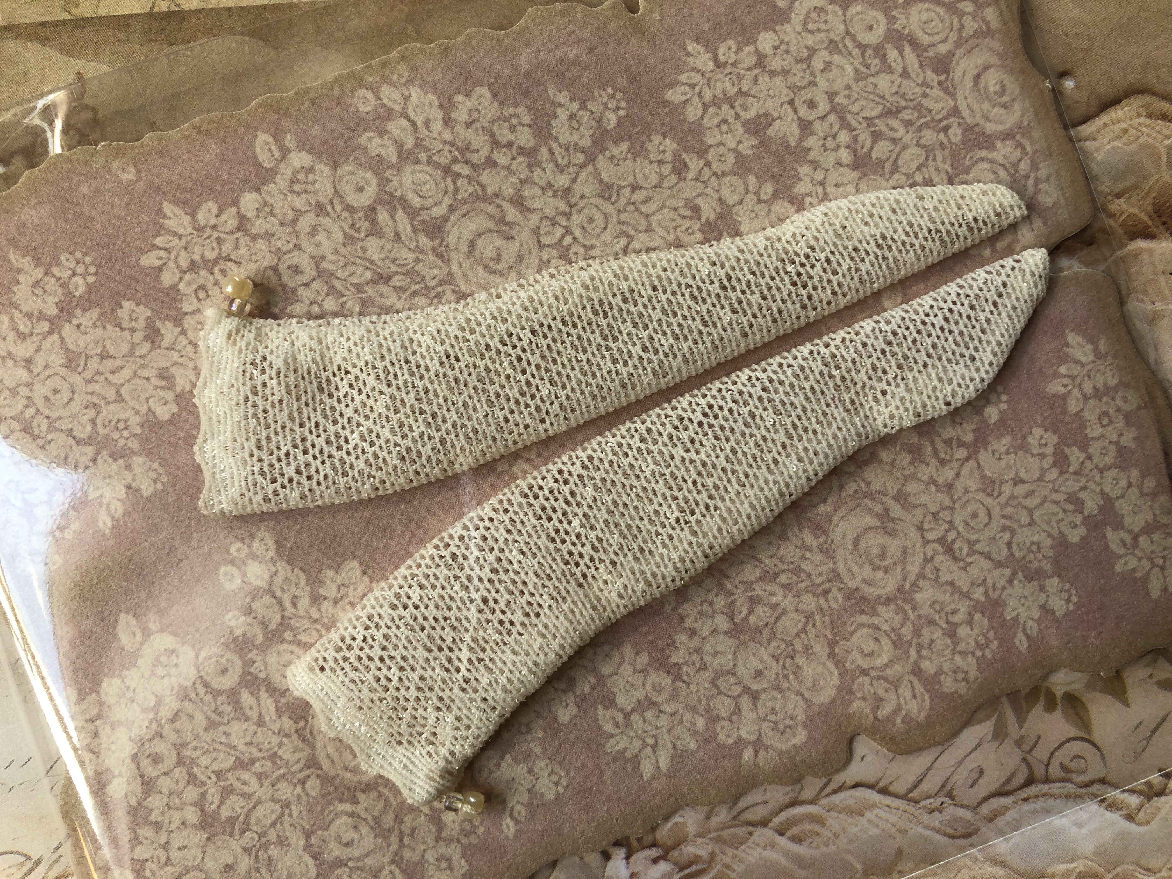 long lace stockings for Blythe or Blythe like doll.