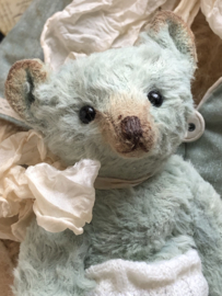 Hug Me Again Collectible bear "Quinn" standing about 6 inch tall.