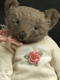 Hug Me Again Collectible bear "Elsje" standing about 6 inch tall.