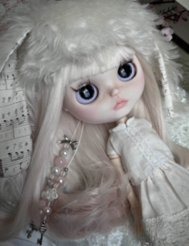 Customized Blythe Doll Lucy, OOAK