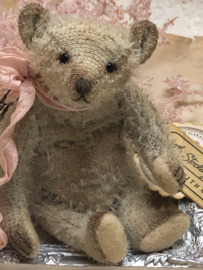 🎄 Hug Me Again Collectible bear "Little Stockingsworth" standing about 4.5 inch tall.