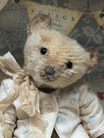 Hug Me Again Collectible bear "Henley" standing about 6 inch tall.