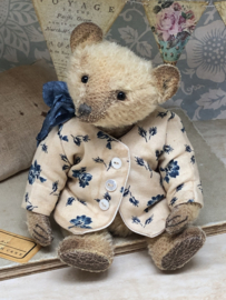 Hug Me Again Collectible bear "Matias" standing about 6 inch tall.