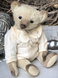 Hug Me Again Collectible bear "Wallace" standing about 6.5 inch tall.