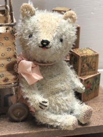 🌺 Whimsical Hug Me Again Collectible bear "Li'l Cheecky" standing about 4.5" inch tall.