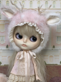 Wardrobe and decoration for Blythe.