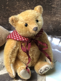 Hug Me Again Collectible bear "Little Skippy" standing almost 5 inch tall.