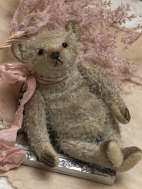 🎄 Hug Me Again Collectible bear "Little Stockingsworth" standing about 4.5 inch tall.