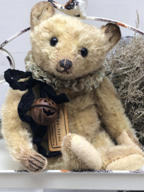Hug Me Again Collectible bear "Boo-Tiful" standing about 9" inch tall.