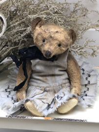 Hug Me Again Collectible bear "Miss Withcytoes" standing about 6 inch tall.