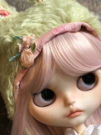 Blythe vintage floral decoration-eared rabbit hat.