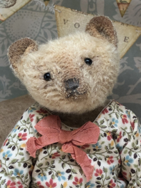 Hug Me Again Collectible bear "Saar" standing about 6 inch tall.