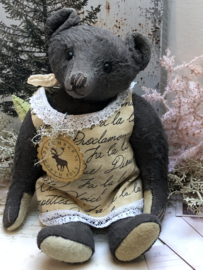 🎄 Hug Me Again Collectible bear "Carole" standing about 9 inch tall.