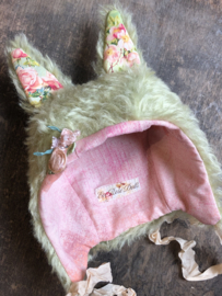 Blythe vintage floral decoration-eared rabbit hat.