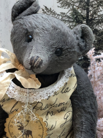 🎄 Hug Me Again Collectible bear "Carole" standing about 9 inch tall.