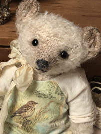 Hug Me Again Collectible bear "Ivor" standing about 7 inch tall.