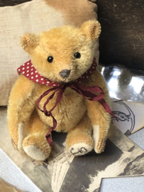 Hug Me Again Collectible bear "Little Skippy" standing almost 5 inch tall.