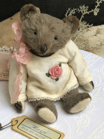 Hug Me Again Collectible bear "Miesje" standing about 6 inch tall.