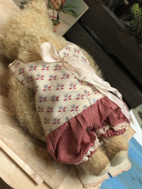 🎄 Hug Me Again Collectible bear "Christian" standing about 9 inch tall.