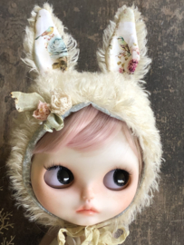 Blythe vintage floral decoration-eared rabbit hat.
