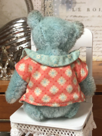 Hug Me Again Collectible bear "Gideon" standing almost 5 inch tall.