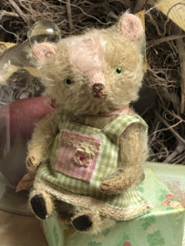 🪺 Hug Me Again Collectible bear "Rosie" standing about 6 inch tall.