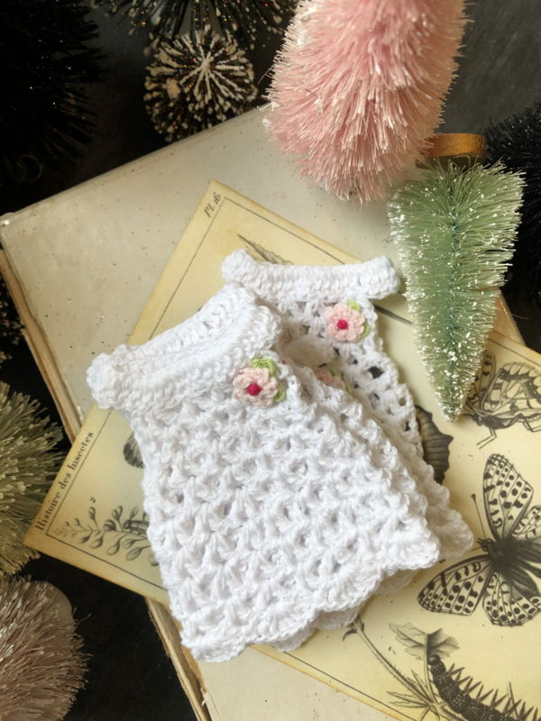 Tiny crochet dress for the littlest bear friends.