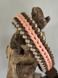 Paracord halsband bruin/zalm maat M