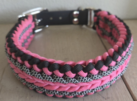 Paracord halsband roze/zwart maat L