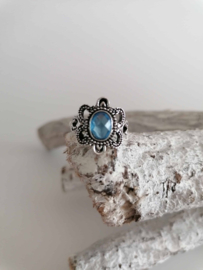 BOHO vintage ring met grote blauwe steen