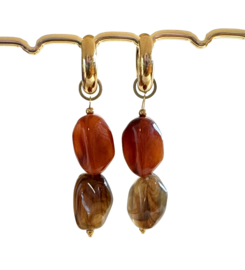 Oorringen met acryl kralen bruin/cognac
