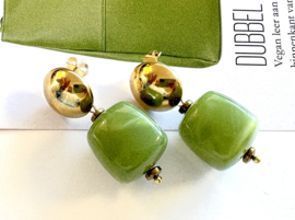 Oorbellen acryl kraal square groen