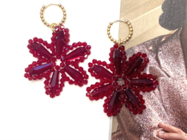 Oorbellen facet hanger bloem bordeaux