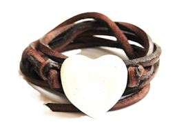Armband leren veter met roomwit  hart