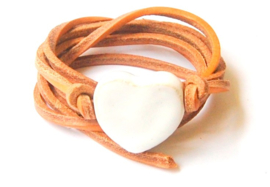 Armband naturel leren veter met wit hart