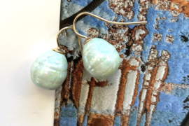 Vermeer parel oorbellen pastel turquoise goud