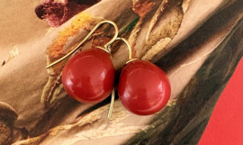 Klassieke parel oorbellen rood/goud