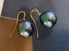 Klassieke parel oorbellen Tahiti-pacific blue/goud