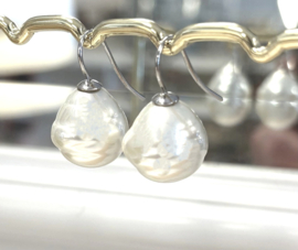 Barok parel oorbellen wit/zilver