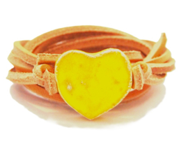Armband naturel leren veter met geel hart