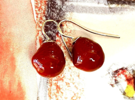 Barok parel oorbellen rood/goud