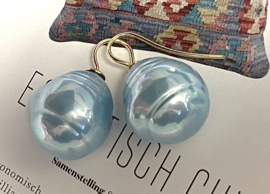 Barok parel oorbellen groot ocean blue/goud