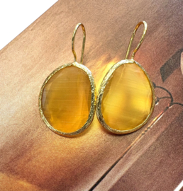 Oorbellen groot cateye geel