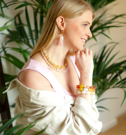 Oorringen met acryl kralen roze/wit