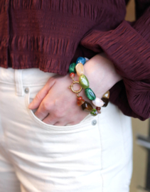Armband grote acryl kralen groen/blauw/bruin